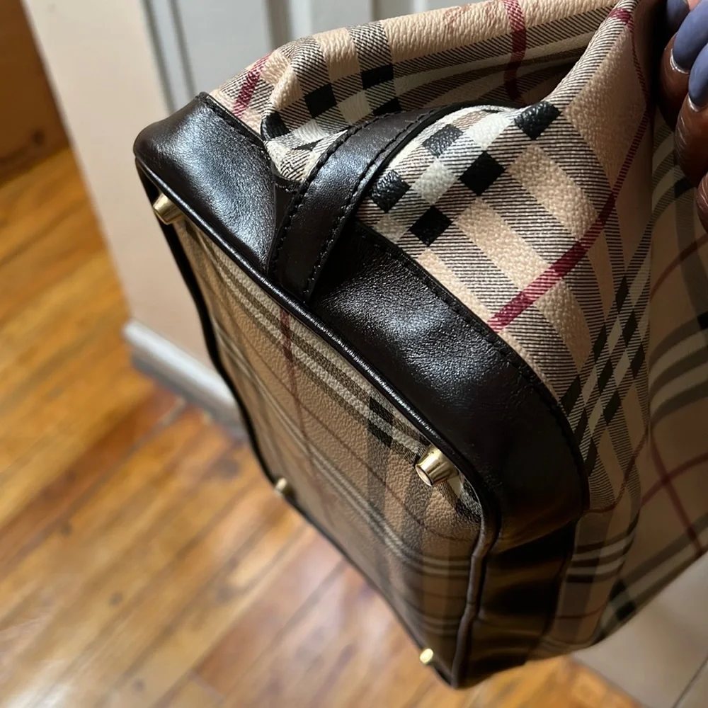 Burberry Tote bag with Sling Using good condition with dust bag - Picture 6 of 16